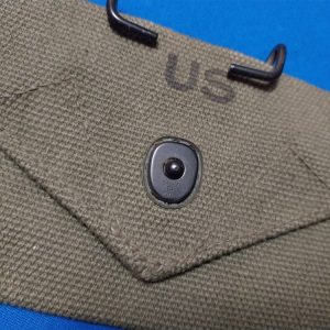 pouch-used-in-vietnam-for-the-lensatic-compass-early-pattern-dated-1962-unissued