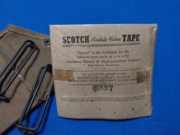 pouch-with-reapair-patches-tape-and-clips-for-field-repairs-of-gasmask