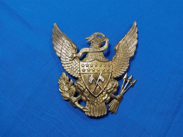 1881-indian-wars-spiked-helmet-plate-eagle-signal-corps-cross-flags-on-front-brass