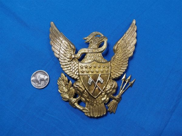 1881-indian-wars-spiked-helmet-plate-eagle-signal-corps-cross-flags-on-front-brass