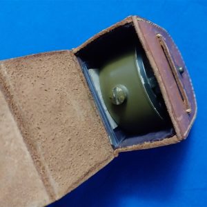 world-war-one-compass-marching-type-with-the-original-instructions-and-leather-carry-case-unissued-condition