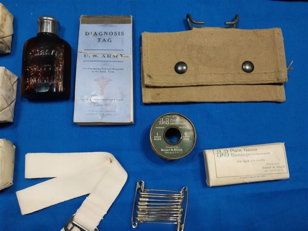 enlisted-medical-belt-wwi-world-war-one-with-partial-contents-bandages-bottle-pouch-wound-tags-and-tape-other-items-as-well-excellent-all-original