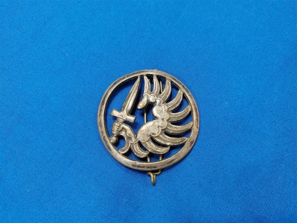 french-legion-badge-para-from-1950-to-vietnam-era-early-for-beret-with-pin-well-marked