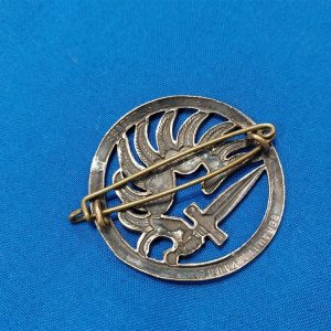 french-legion-badge-para-from-1950-to-vietnam-era-early-for-beret-with-pin-well-marked