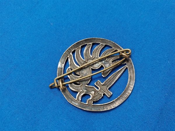 french-legion-badge-para-from-1950-to-vietnam-era-early-for-beret-with-pin-well-marked