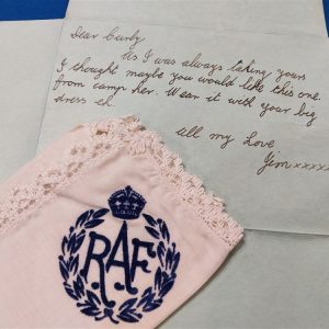 royal-air-force-large-handkerchief-embroidered-insignia-with-envelope-addressed-to-woman-in-united-states-1943-stamped-wwii