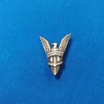 cap-pin-for-the-merchant-marines-with-v-shaped-wings-no-enamel-pattern-sterling-marked-world-war-two