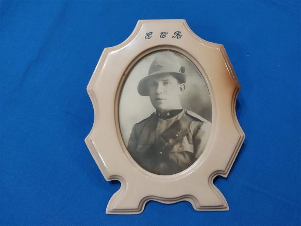 world-war-two-photo-and-frame-italian-alpine-soldier-2nd-bakelite-celuoid-made-large-excellent