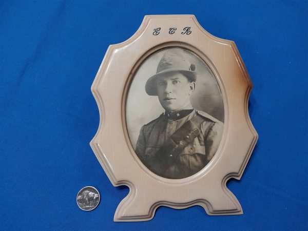 world-war-two-photo-and-frame-italian-alpine-soldier-2nd-bakelite-celuoid-made-large-excellent