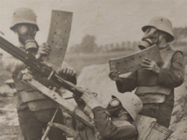 post-card-photo-of-german-anti-aircraft-gun-crew-in-action-wwi