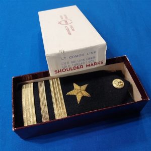 shoulder-mark-navy-box