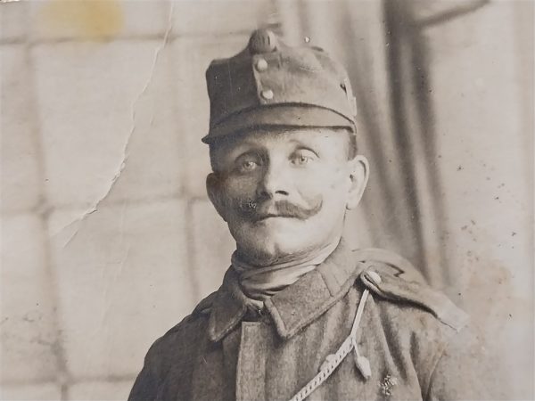 austria-hungarian-soldier-world-war-one-rppc-taken-in-vienna-with-bayonet-belt-buckle-with-eagle-and-shooting-cord