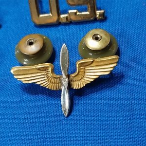 world-war-two-officers-air-corps-full-set-of-4-insignia-winged-props-amcraft