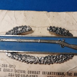 1968-dated-combat-infantry-badge-in-sterling-silver-by-krew-on-the-original-contract-card-vietnam-era