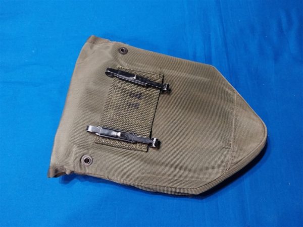 Entrenching-tool-and-cover-1968-1969-dated-nylon-with-folding-e-tool-68