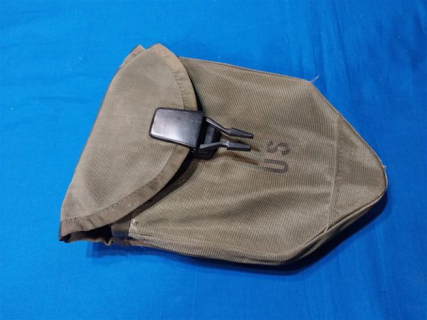 Entrenching-tool-and-cover-1968-1969-dated-nylon-with-folding-e-tool-68