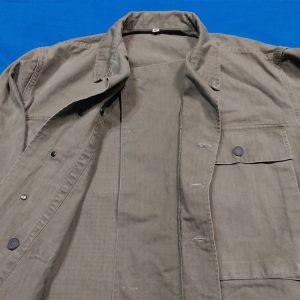 world-war-two-army-battle-jacket-in-harringbone-twill-size-38-r-condition-is-excellent-with-black-star-buttons-and-gas-flap