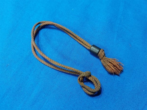 japanese-world-war-two-dagger-cord-officers-army-with-brass-weight-original-browninsh-color