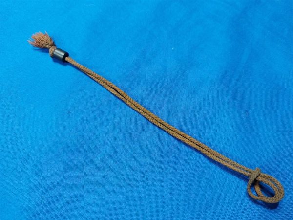 japanese-world-war-two-dagger-cord-officers-army-with-brass-weight-original-browninsh-color