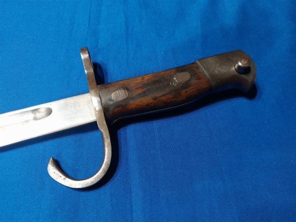 world-war-two-japanese-training-bayonet-type-97-with-matching-scabbard-100-correct-early-quillion