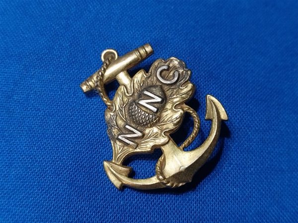 world-war-two-navy-nurses-corps-collar-and-cap-insignia-made-by-vanguard-wwii-pin-back