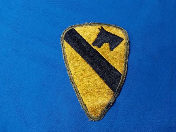 1st-cavalry-patch-world-war-two-japanese-occupation-made-with-the-loose -weave-construction-green-border