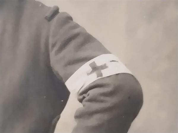 photo-of-french-medical-officer-in-uniform-with-correct-collar-insignia-1915-to-1916-rppc-real-picture-post-card