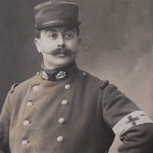 photo-of-french-medical-officer-in-uniform-with-correct-collar-insignia-1915-to-1916-rppc-real-picture-post-card