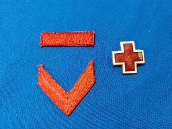 red-cross-world-war-two-sleeve-insignia-service-and-over-seas-duty-original-set