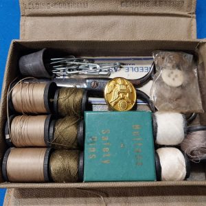 field-sewing-box-world-war-two-in-the-original-manjufacture-box-leather-construction-needles-thread-all-included-kit