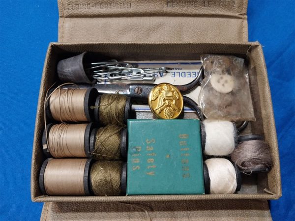 field-sewing-box-world-war-two-in-the-original-manjufacture-box-leather-construction-needles-thread-all-included-kit