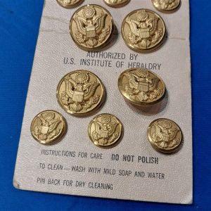 vietnam-war-era-set-of-buttons-on-the-original-factory-card-for-the-green-dress-uniform-army