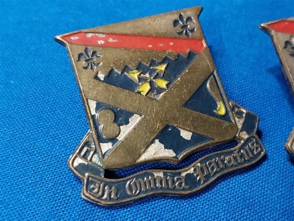 world-war-two-insignia-18th-infantry-regiment-matched-set-screw-back-early-1st-division