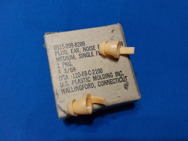 vietnam-war-army-ear-plug-set-with-case-from-original-1969-dated-boxed-for-combat-troops-in-the-field-unissued-condition