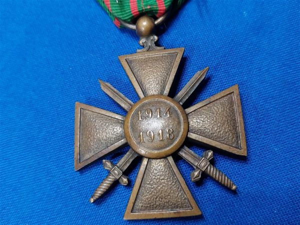 world-war-one-croix-de-guerre-medal-for-soldiers-american-and-french-dated-1918-2-star