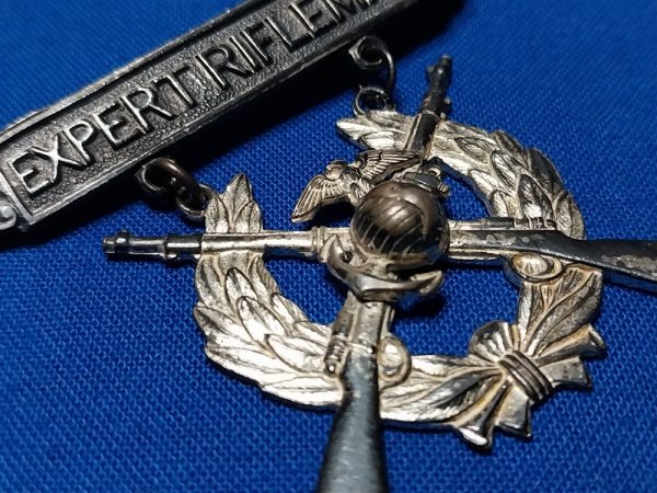 world-war-two-early-p1912-37-type expert-shooting-badge-sterling-with-added-ega-eagle-globe-anchor