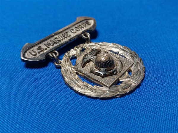 world-war-two-usmc-marine-qualification-badge-with-added-e-g-a-ega-to-the-front-p37