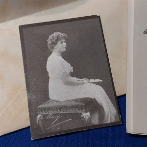 world-war-one-princess-christmas-1914-box-with-named-paperwork-and-contents-of-pencil-and-small-private-shipping-box