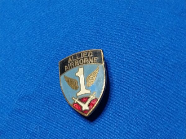 world-war-two-allied-airborne-cap-pin-distinctive-unit-insignia-dui