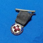 world-war-one-red-cross-service-ribbon-medal-for-6-months-to-1-year-nurse-AMC