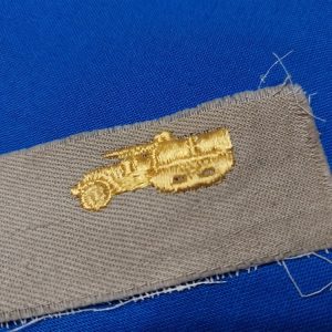 world-war-two-original-officers-tank-destroyer-cloth-tan-uniform-insignia-with-half-trak-profile