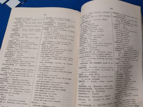 world-war-two-military-dictionary-for-translation-ofenglish-to-french-and-reverse-812-pages-excellent-condition