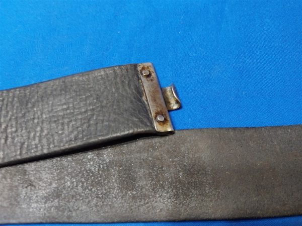 german-world-war-one-field-waist-belt-dark-brown-to-black-used-excellent-leather-no-markings-or-date-typical-pattern-hook-plate