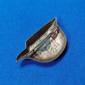 world-war-two-der-stahlhelm-member-pin-silvered-metal-no-iron-cross-on-helmet-german