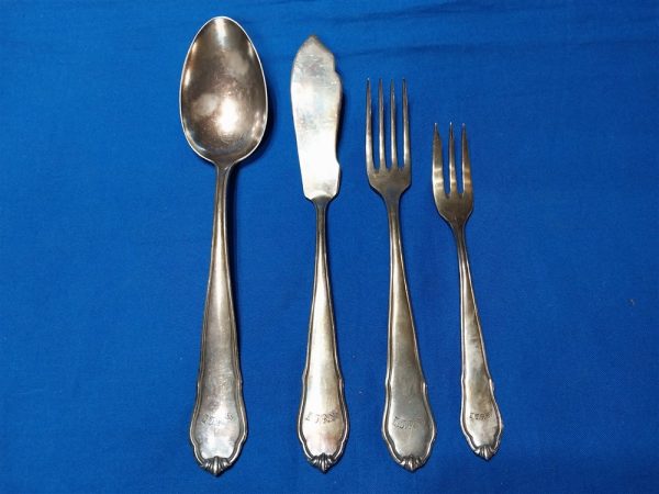 world-war-two-german-unit-marked-utensil-set-for-officers-mess-hall-to-a-jager-regiment-3-excellent-condition