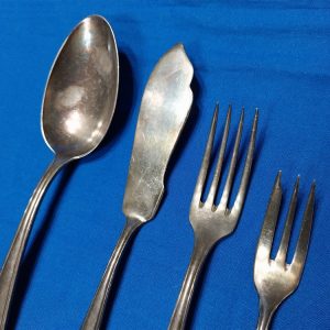 world-war-two-german-unit-marked-utensil-set-for-officers-mess-hall-to-a-jager-regiment-3-excellent-condition