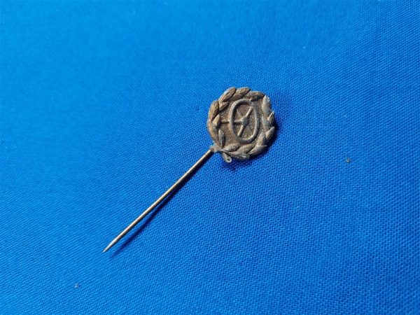 world-war-two-german-stick-pin-for-drivers-proficiency-in-gold-came-in-3-classes