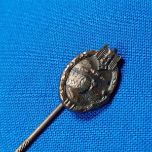 german-world-war-two-stick-pin-for-tank-assault-in-bronze-with-twist-on-pin-excellent-condition