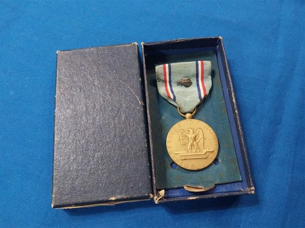 early-vietnam-war-issue-air-force-good-conduct-medal-in-original-box-dated-63-usaf