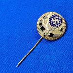 world-war-two-german-airship-club-badge-stick-pin-with-ballon-on-front-enamel-work-d-v-l-excellent-scarce